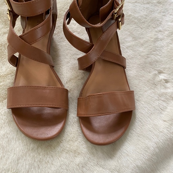 Brown strapy sandals - Picture 3 of 4